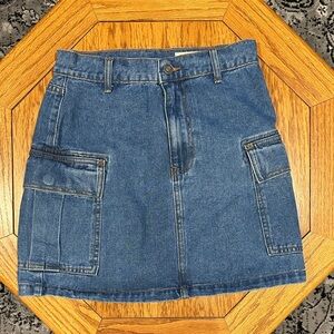 *WISHLIST* Blue Denim Skirt w/ Pockets Size Small